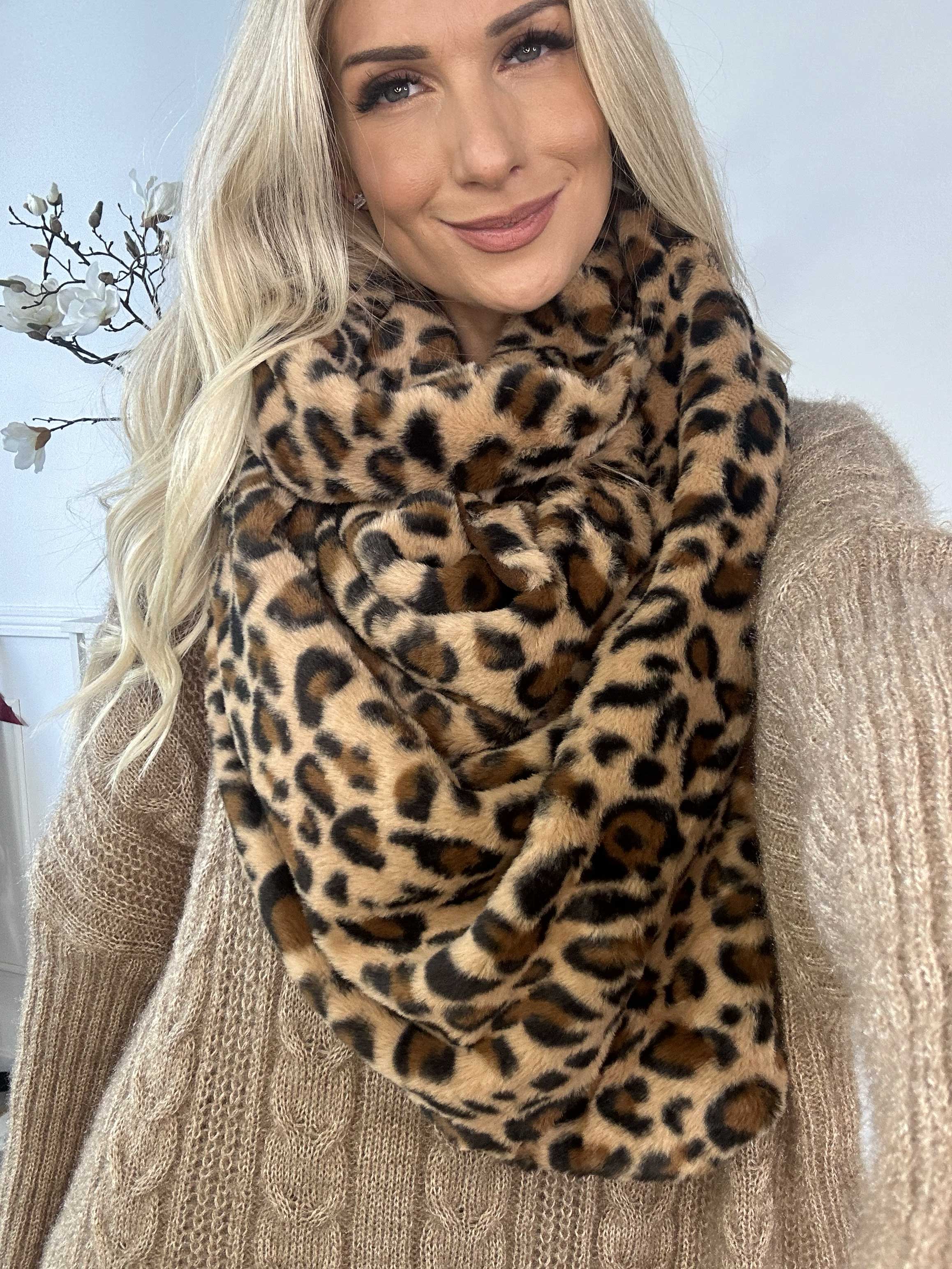 Sofie - Mjuk scarf i leopardmönster